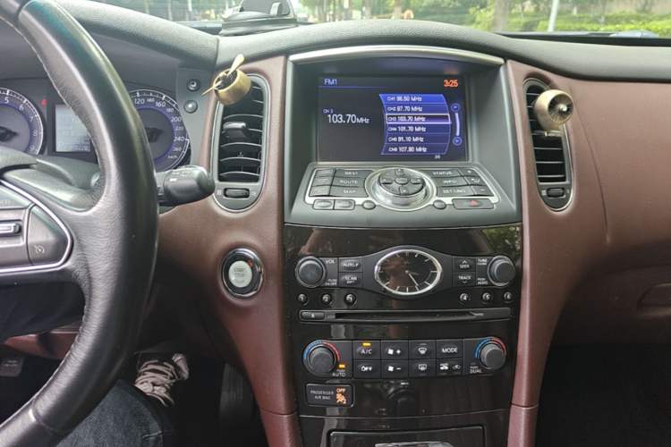 Used Infiniti QX50 2015 2.5L Luxury Edition Audio And AC Panel