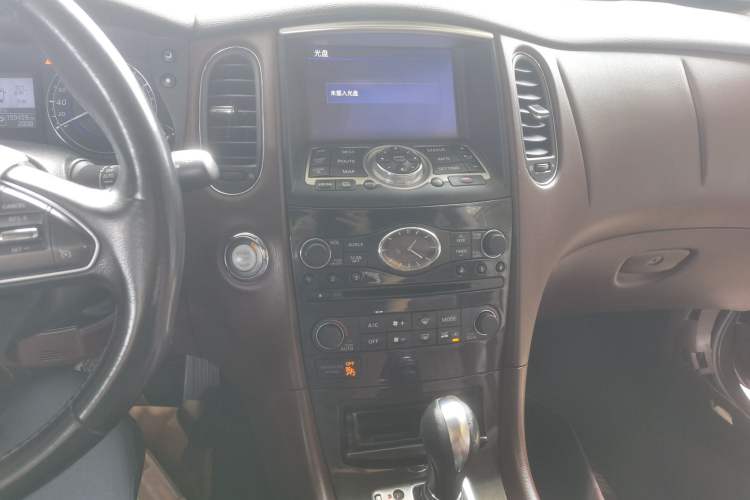Used Infiniti QX50 2015 2.5L Enjoyment Edition Audio And AC Panel