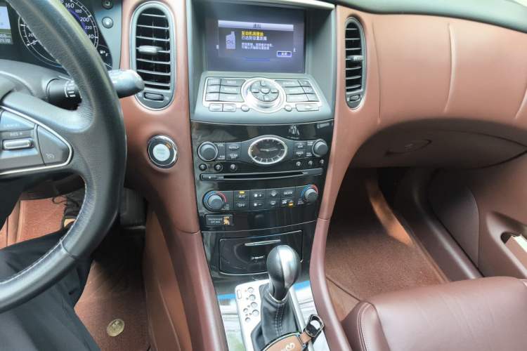 Used Infiniti QX50 2015 2.5L Luxury Edition Audio And AC Panel