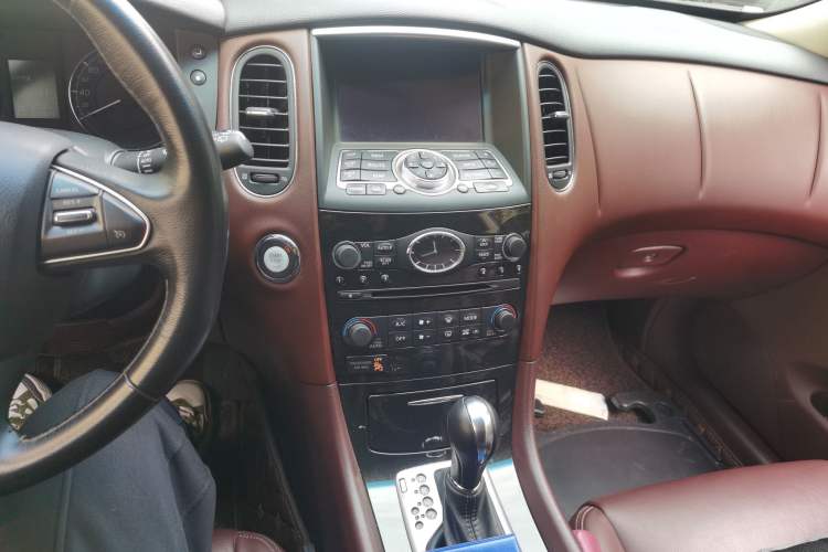 Used Infiniti QX50 2015 2.5L Enjoyment Edition Audio And AC Panel