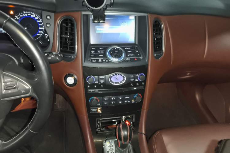 Used Infiniti QX50 2015 2.5L Enjoyment Edition Audio And AC Panel