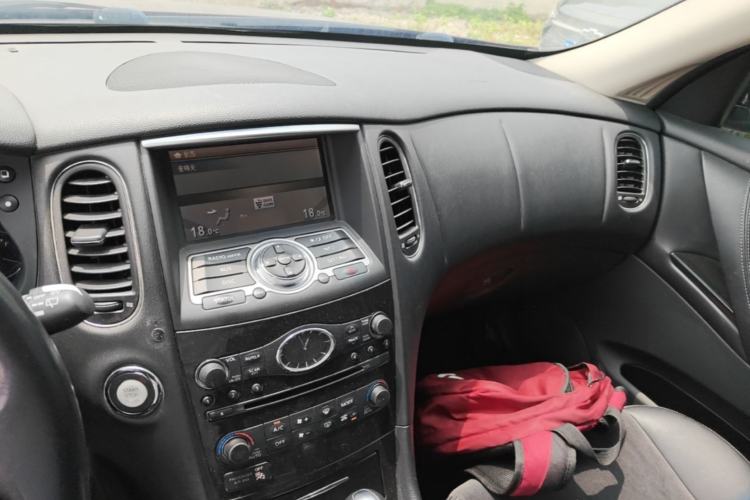 Used Infiniti QX50 2015 2.5L Comfort Edition Audio And AC Panel