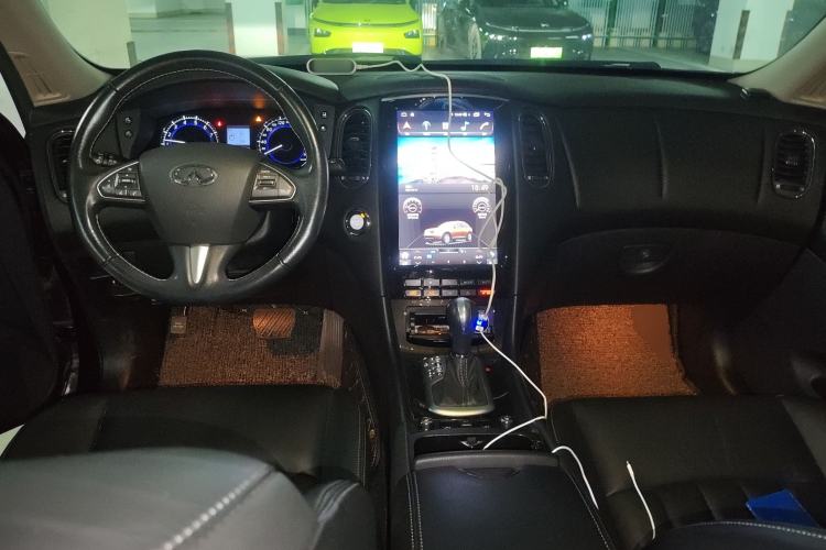 Used Infiniti QX50 2015 2.5L Enjoyment Edition Center Console