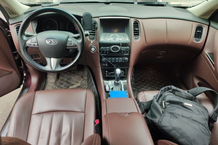 Used Infiniti QX50 2015 2.5L Enjoyment Edition Center Console