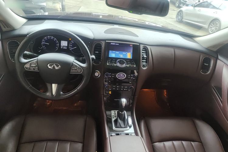 Used Infiniti QX50 2015 2.5L Luxury Edition Center Console