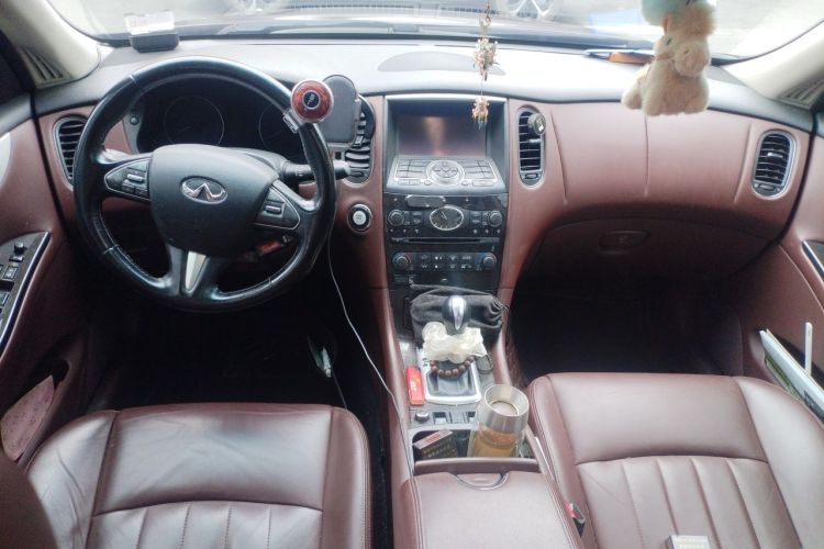 Used Infiniti QX50 2015 2.5L Enjoyment Edition Center Console