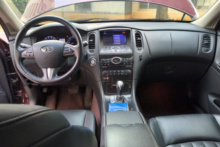 Used Infiniti QX50 2015 2.5L Enjoyment Edition Center Console