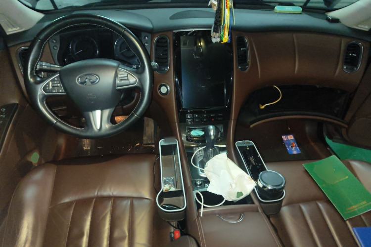 Used Infiniti QX50 2015 2.5L Enjoyment Edition Center Console