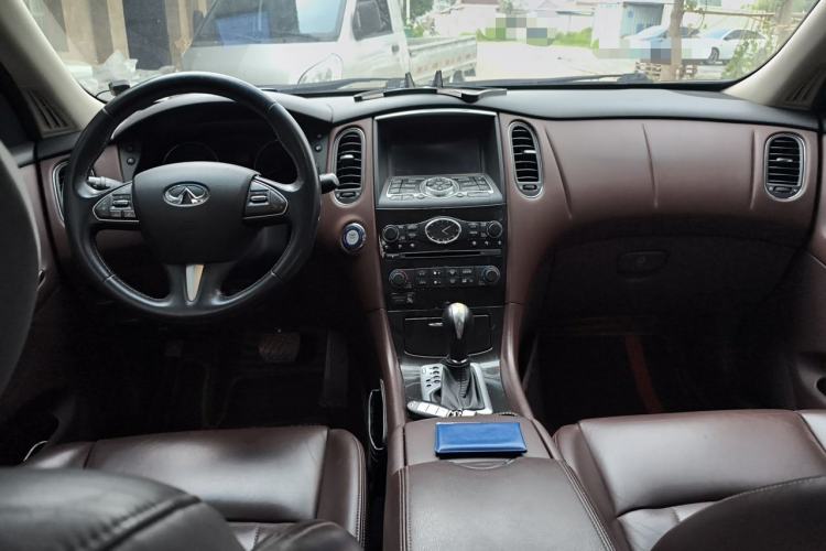 Used Infiniti QX50 2015 2.5L Luxury Edition Center Console