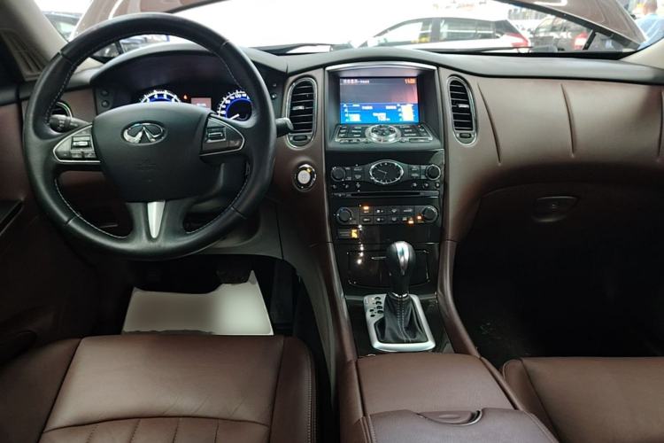 Used Infiniti QX50 2015 2.5L Enjoyment Edition Center Console