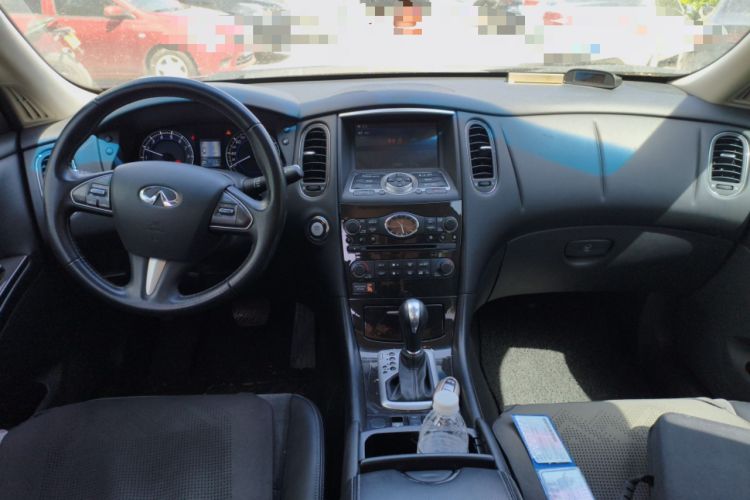 Used Infiniti QX50 2015 2.5L Comfort Edition Center Console