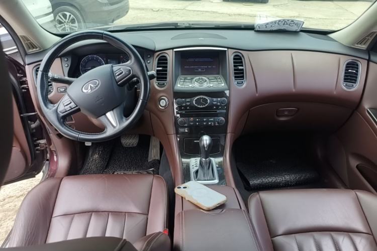 Used Infiniti QX50 2015 2.5L Enjoyment Edition Center Console