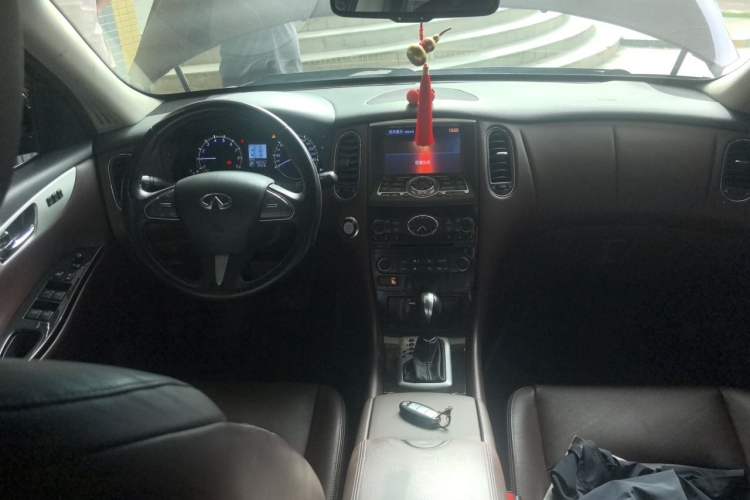 Used Infiniti QX50 2015 2.5L Luxury Edition Center Console