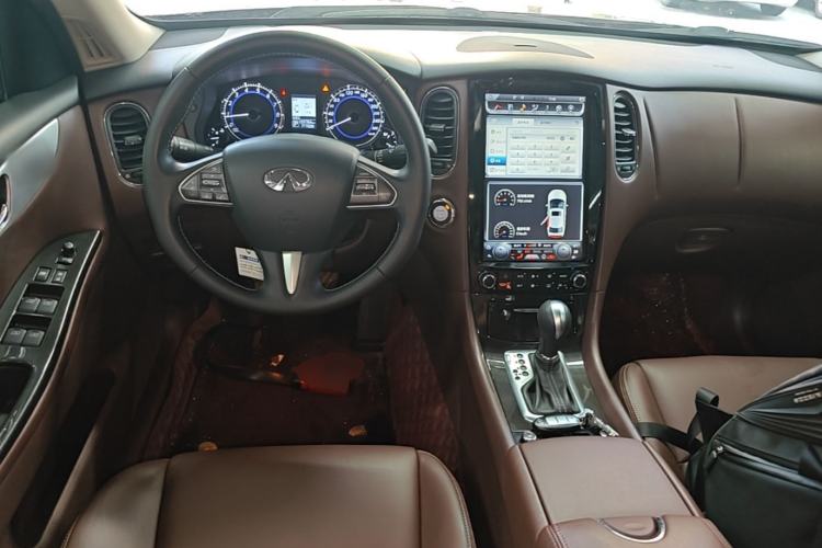 Used Infiniti QX50 2015 2.5L Luxury Edition Center Console