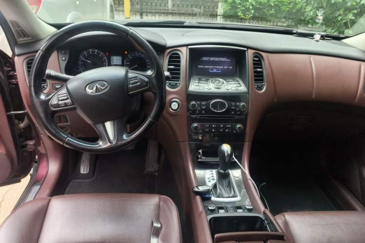 Used Infiniti QX50 2015 2.5L Enjoyment Edition Center Console