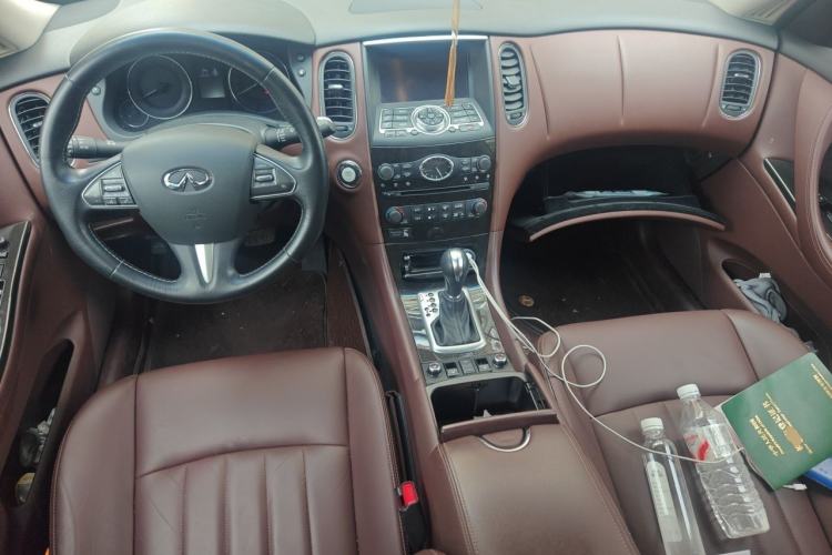 Used Infiniti QX50 2015 2.5L Enjoyment Edition Center Console