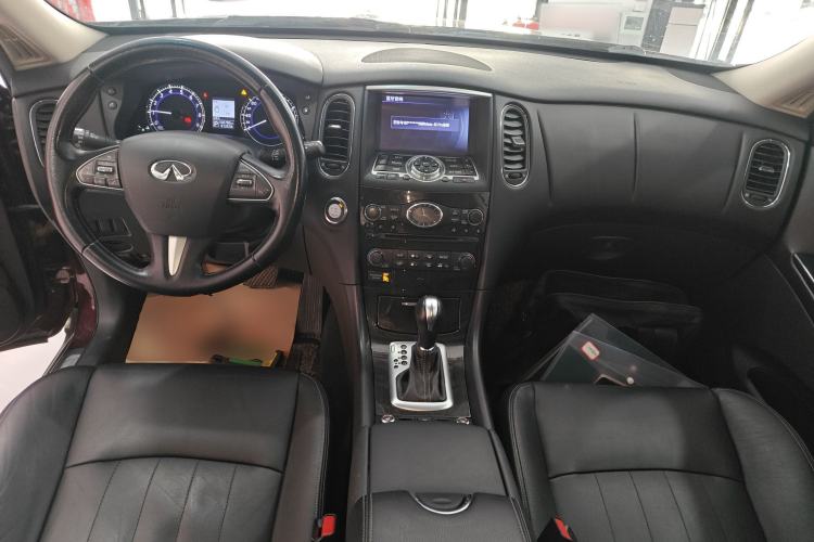 Used Infiniti QX50 2015 2.5L Enjoyment Edition Center Console