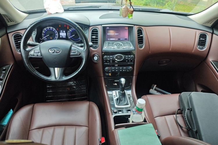 Used Infiniti QX50 2015 2.5L Enjoyment Edition Center Console