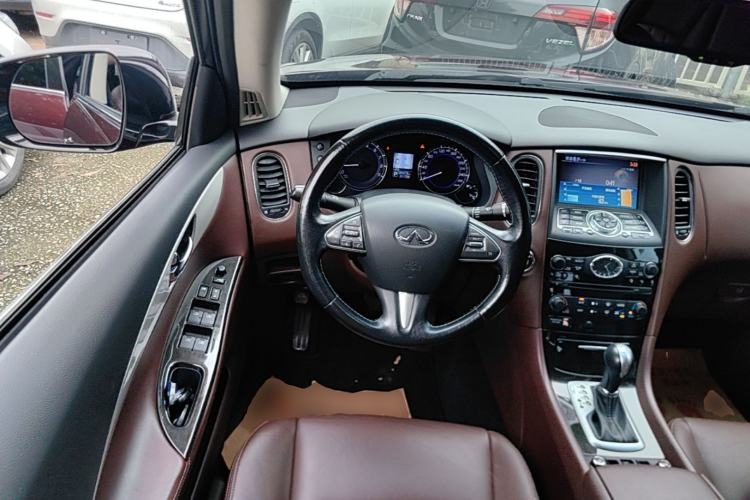 Used Infiniti QX50 2015 2.5L Enjoyment Edition Center Console