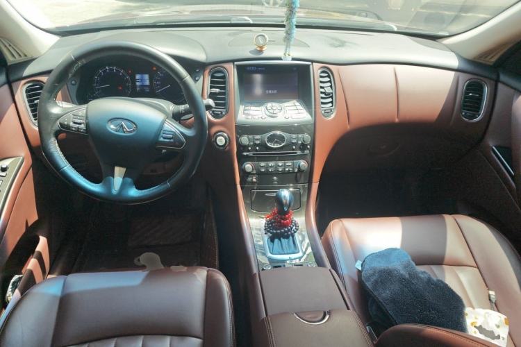 Used Infiniti QX50 2015 2.5L Luxury Edition Center Console