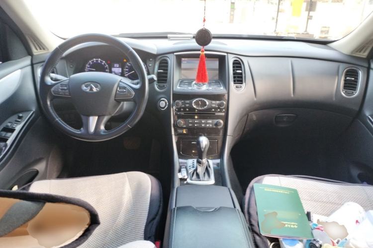 Used Infiniti QX50 2015 2.5L Comfort Edition Center Console