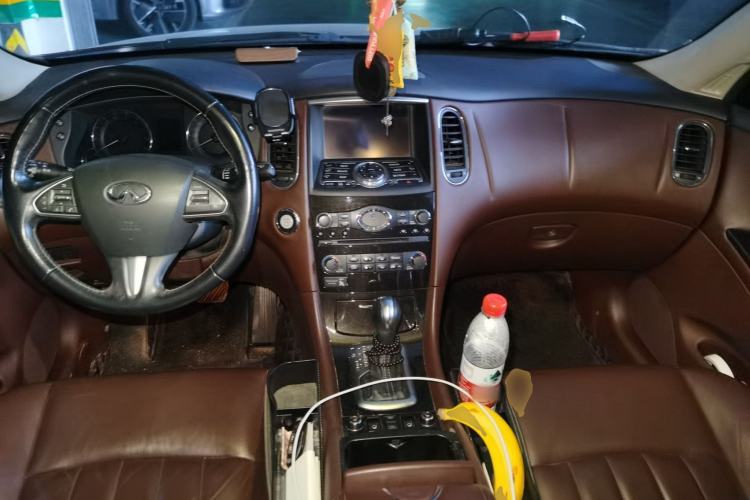 Used Infiniti QX50 2015 2.5L Enjoyment Edition Center Console