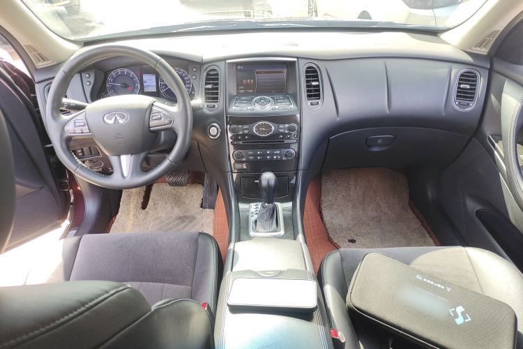 Used Infiniti QX50 2015 2.5L Comfort Edition Center Console