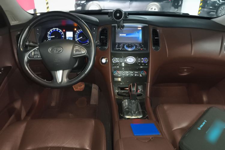 Used Infiniti QX50 2015 2.5L Enjoyment Edition Center Console