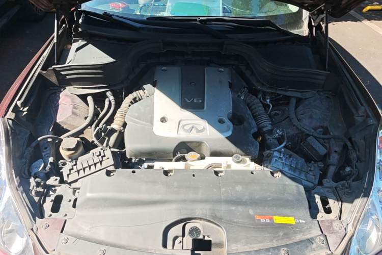 Used Infiniti QX50 2015 2.5L Luxury Edition Engine Bay