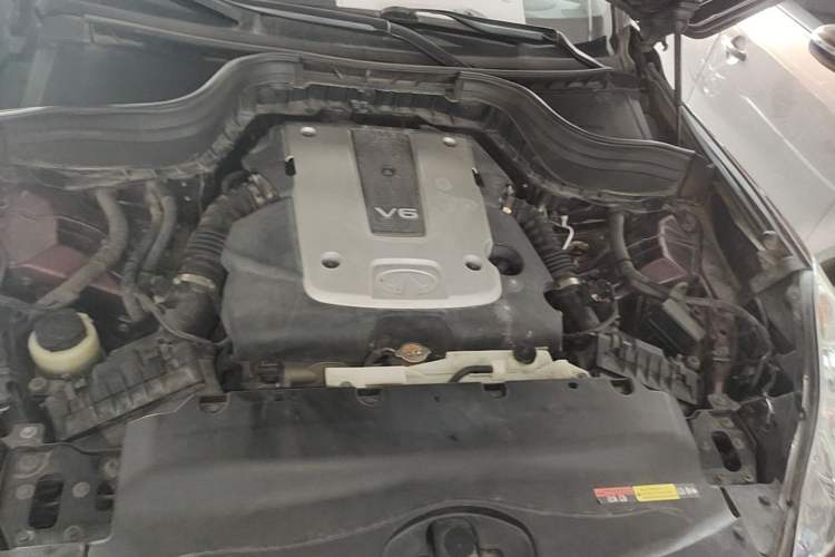 Used Infiniti QX50 2015 2.5L Comfort Edition Engine Bay
