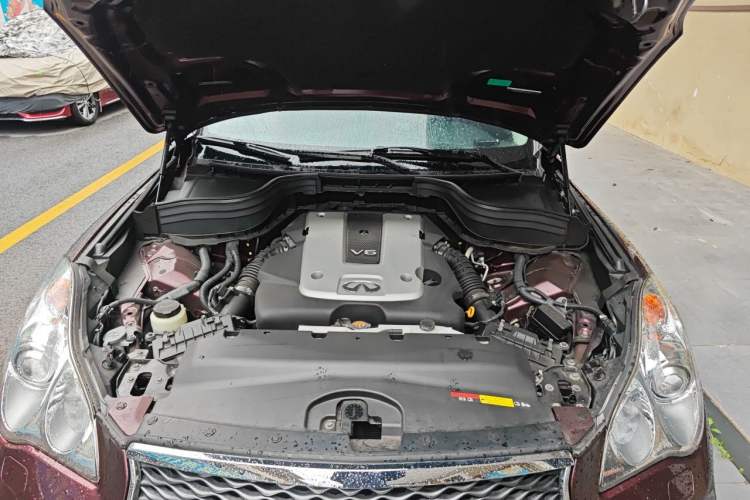 Used Infiniti QX50 2015 2.5L Comfort Edition Engine Bay