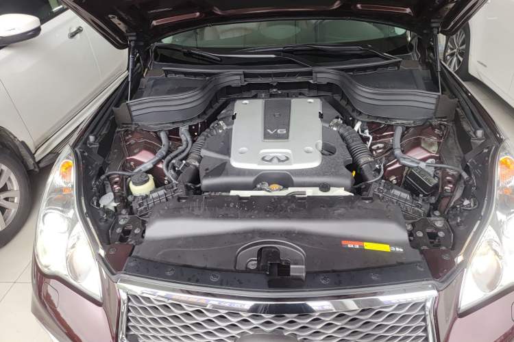 Used Infiniti QX50 2015 2.5L Luxury Edition Engine Bay