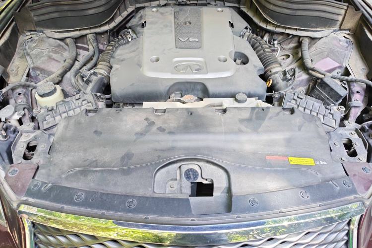 Used Infiniti QX50 2015 2.5L Comfort Edition Engine Bay