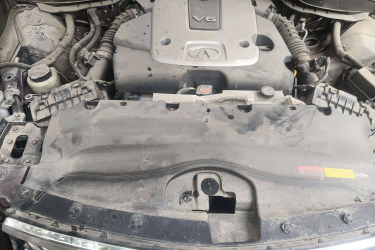 Used Infiniti QX50 2015 2.5L Comfort Edition Engine Bay