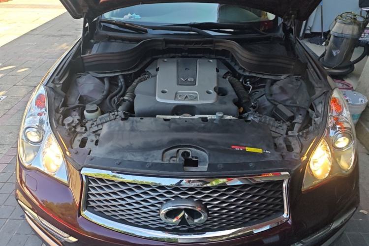 Used Infiniti QX50 2015 2.5L Comfort Edition Engine Bay
