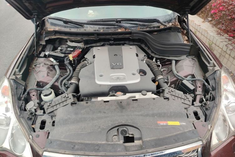 Used Infiniti QX50 2015 2.5L Comfort Edition Engine Bay