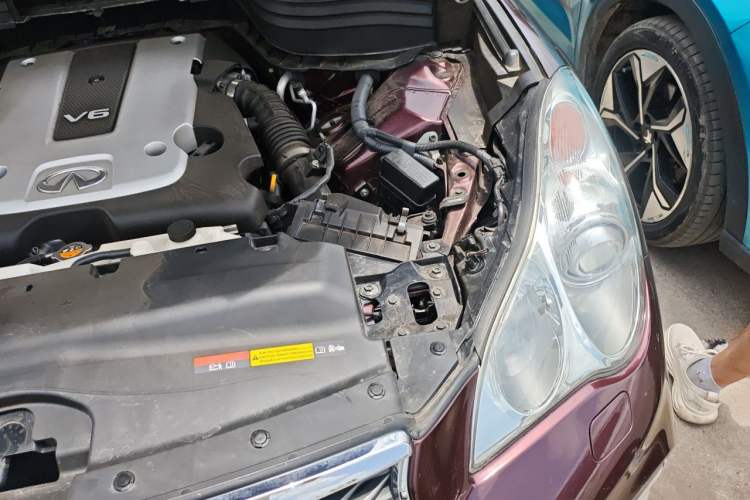 Used Infiniti QX50 2015 2.5L Comfort Edition Engine Bay Left