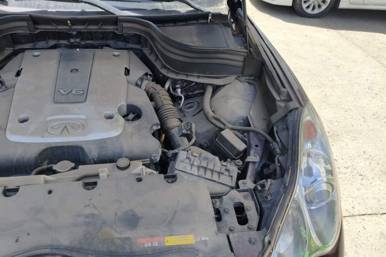 Used Infiniti QX50 2015 2.5L Comfort Edition Engine Bay Left