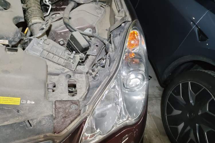 Used Infiniti QX50 2015 2.5L Comfort Edition Engine Bay Left