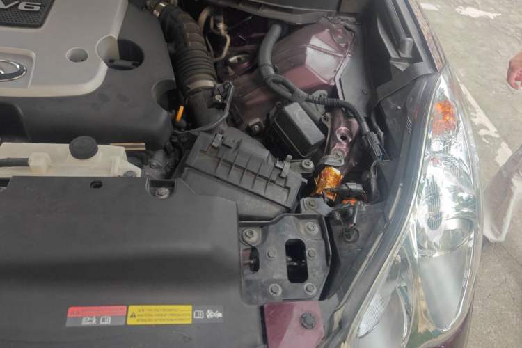 Used Infiniti QX50 2015 2.5L Enjoyment Edition Engine Bay Left