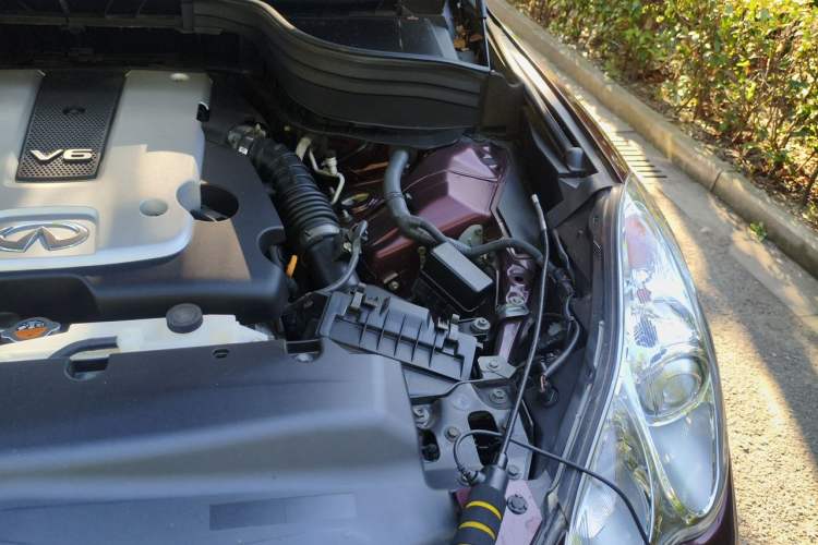 Used Infiniti QX50 2015 2.5L Enjoyment Edition Engine Bay Left