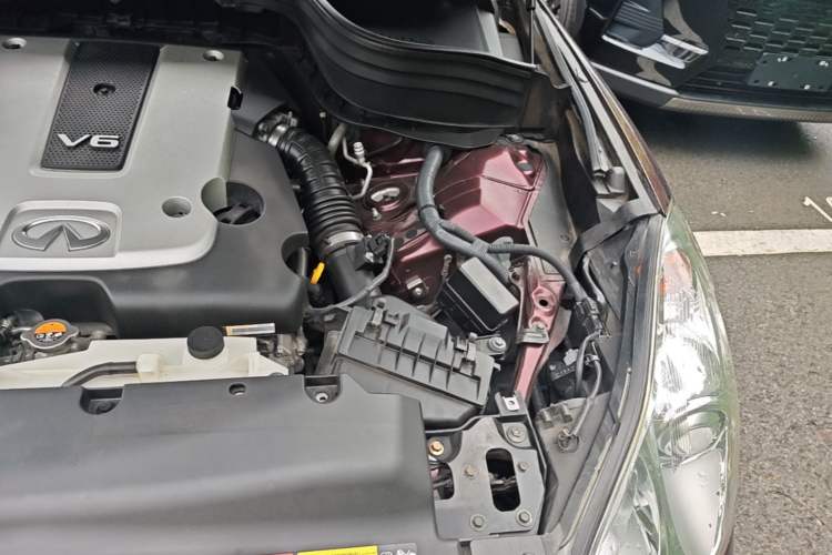 Used Infiniti QX50 2015 2.5L Enjoyment Edition Engine Bay Left