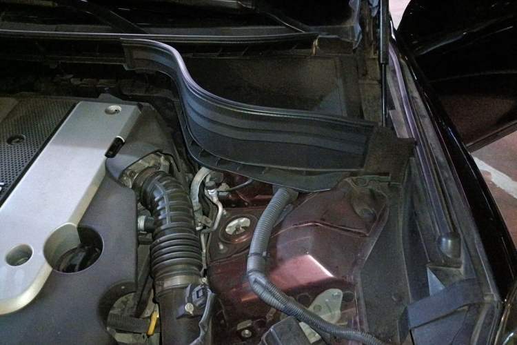 Used Infiniti QX50 2015 2.5L Comfort Edition Engine Bay Left