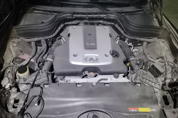 Used Infiniti QX50 2015 2.5L Luxury Edition Engine Bay