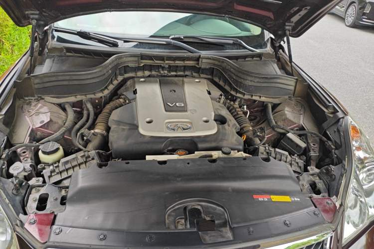 Used Infiniti QX50 2015 2.5L Comfort Edition Engine Bay