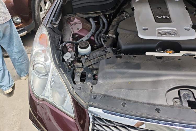 Used Infiniti QX50 2015 2.5L Comfort Edition Engine Bay Right