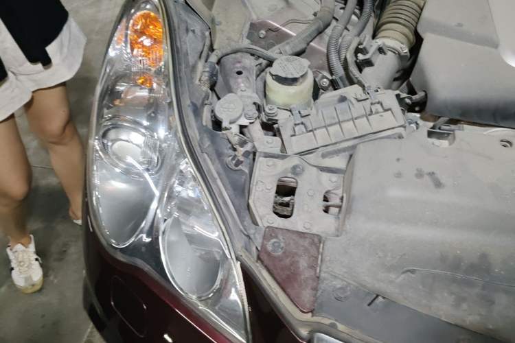 Used Infiniti QX50 2015 2.5L Comfort Edition Engine Bay Right