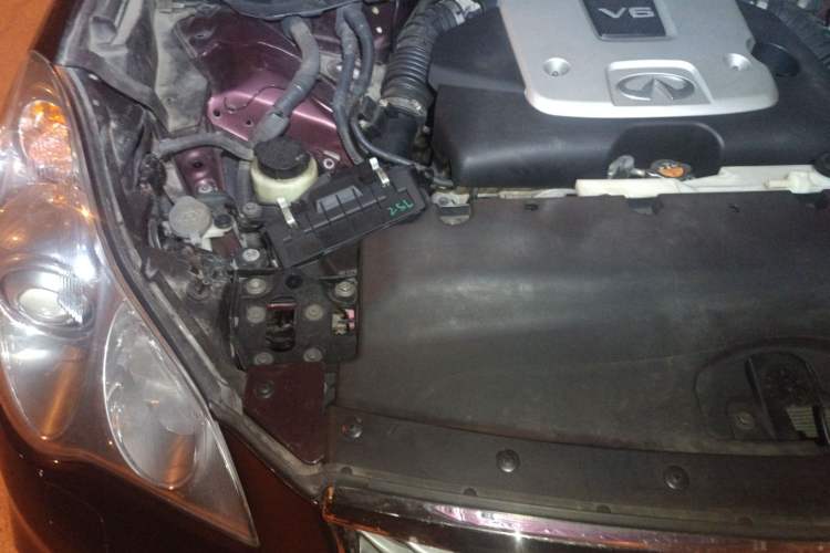 Used Infiniti QX50 2015 2.5L Luxury Edition Engine Bay Right