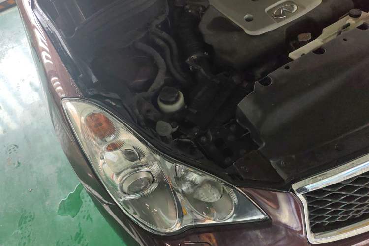 Used Infiniti QX50 2015 2.5L Comfort Edition Engine Bay Right