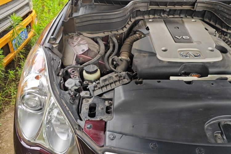 Used Infiniti QX50 2015 2.5L Comfort Edition Engine Bay Right